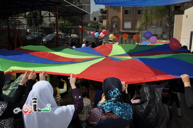 كفرقاسم – فيديو: بساتين الامل, السلام , والمحبة تحتفل بعيد الام على انغام عمو انس وجوقته ..